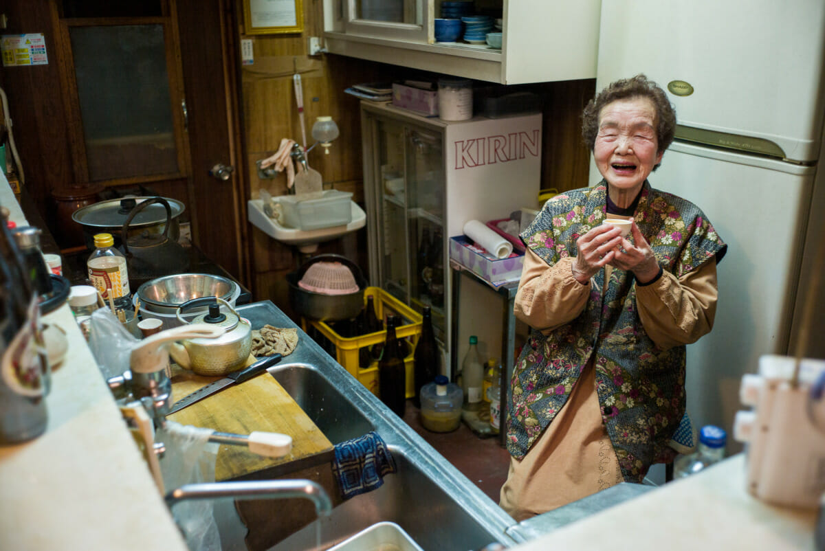 93-year-old tokyo bar owner