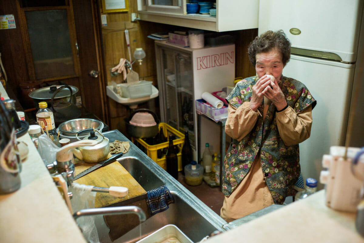 93-year-old tokyo bar owner