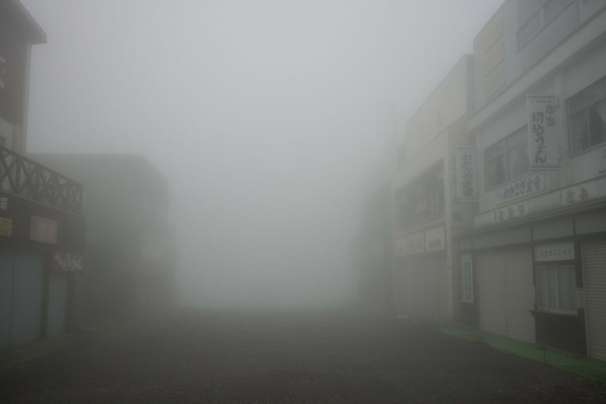 An atmospheric old Japanese tourist spot in the fog