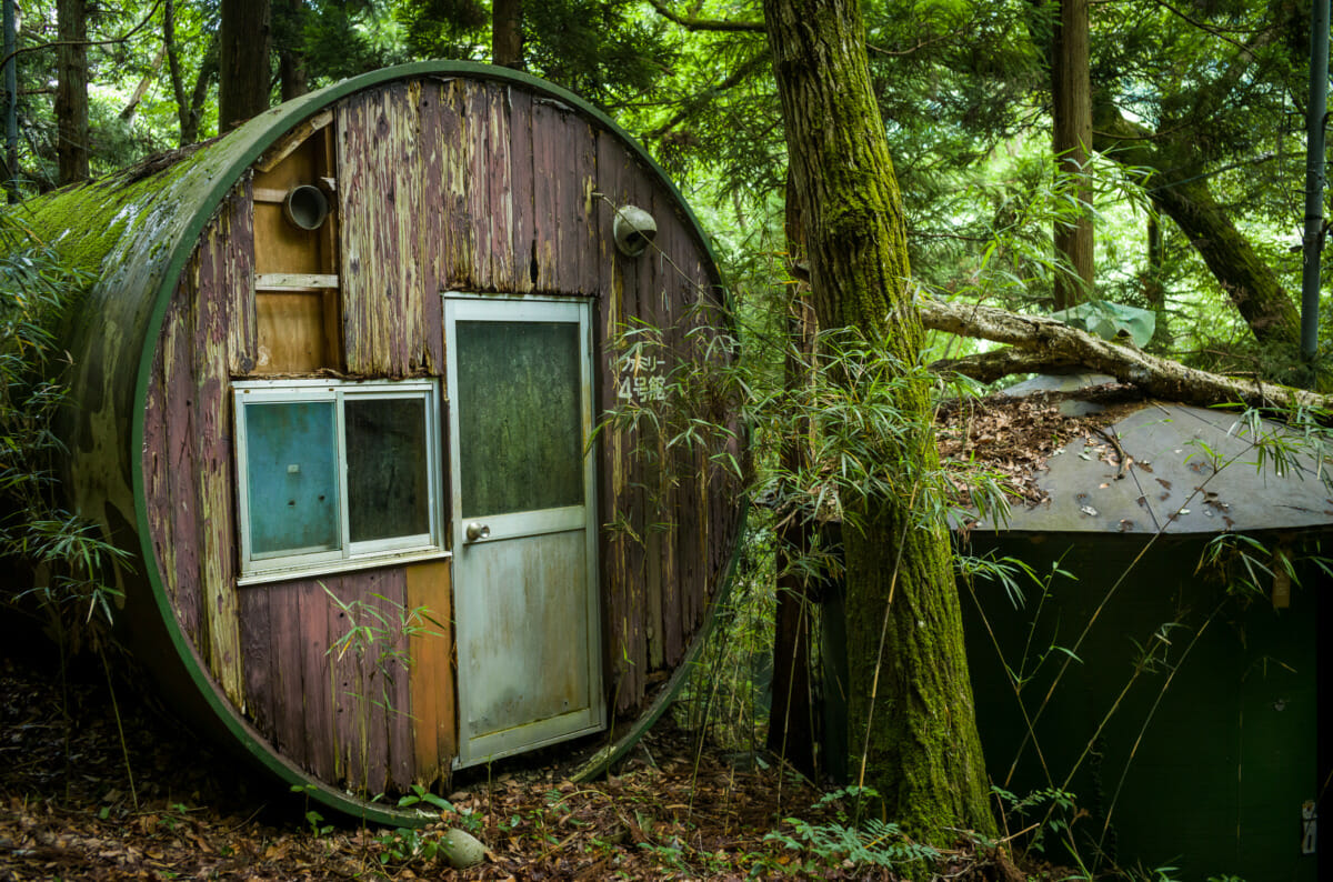 abandoned cabins in the Japanese countryside