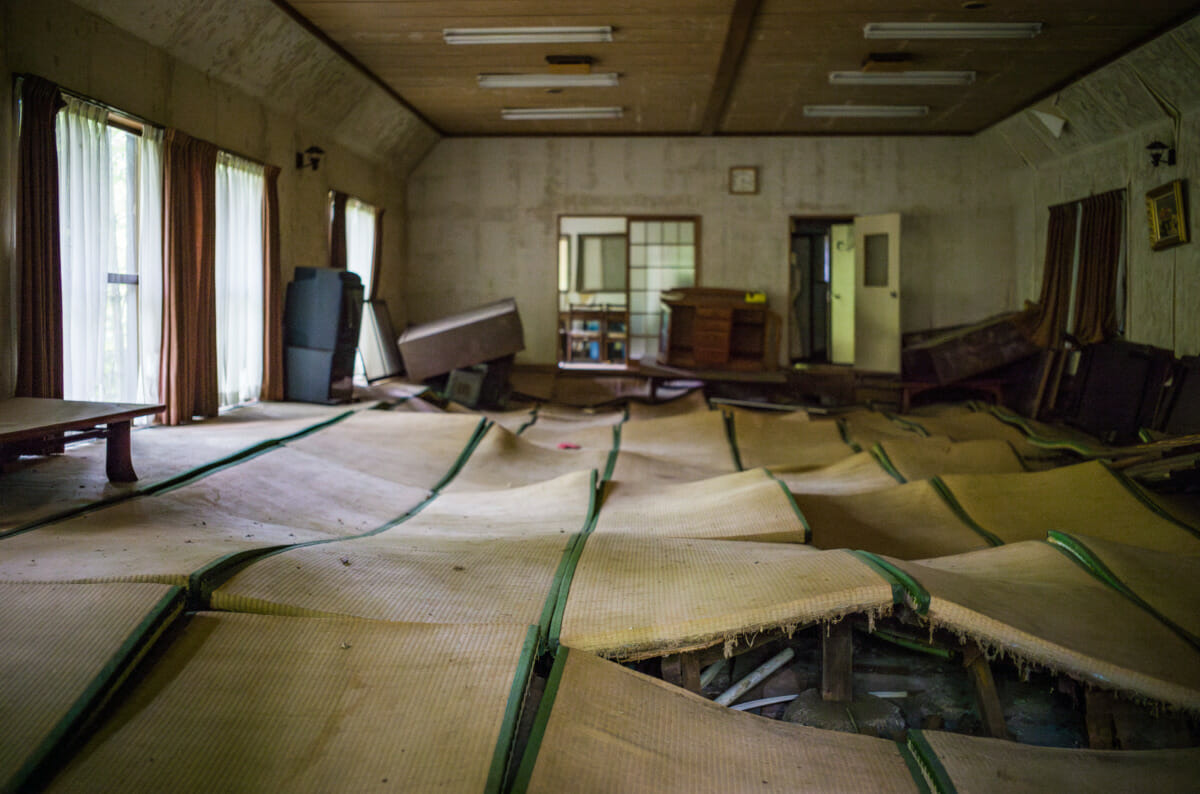 abandoned cabins in the Japanese countryside