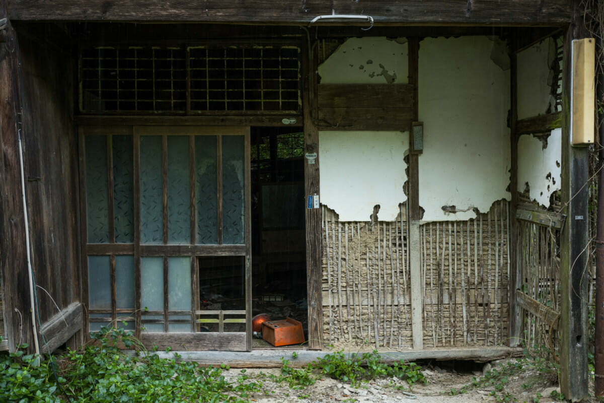 An abandoned Japanese hamlet in the mountains