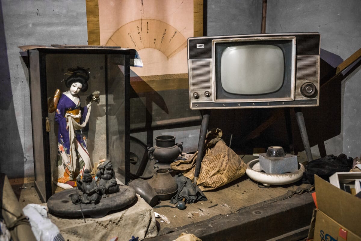 The disappearance of a dark and abandoned old Tokyo house