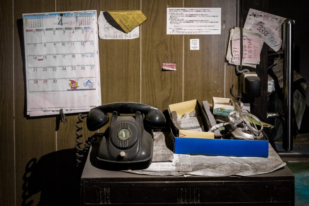 The disappearance of a dark and abandoned old Tokyo house