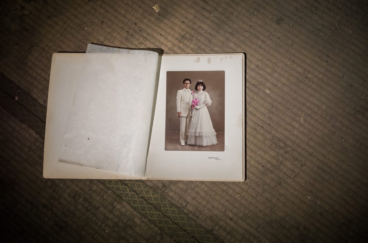 The disappearance of a dark and abandoned old Tokyo house