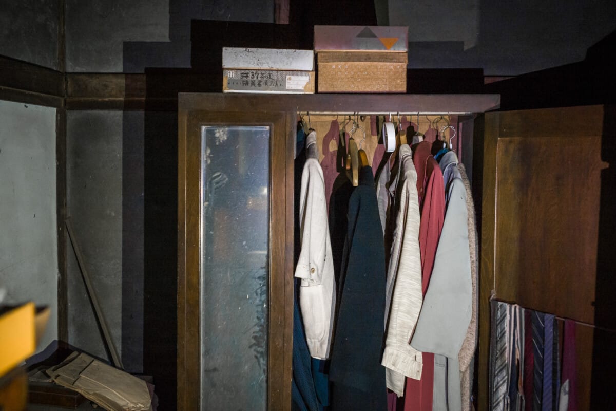 The disappearance of a dark and abandoned old Tokyo house
