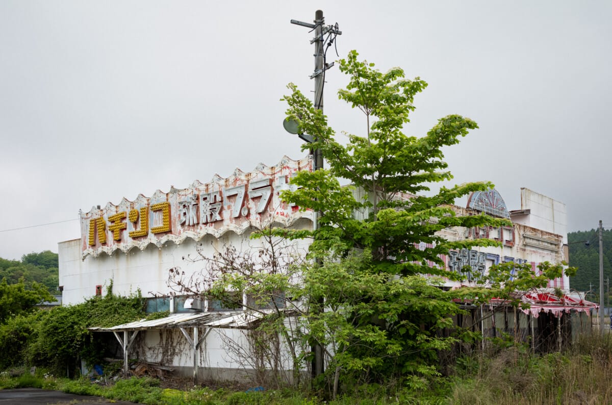 incredible looking abandoned pachinko parlour