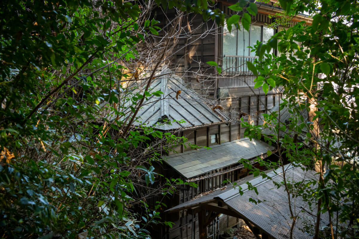 dark and abandoned old Tokyo house