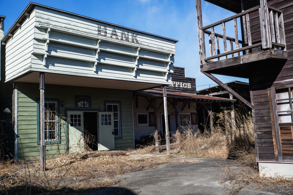 abandoned western theme park in japan