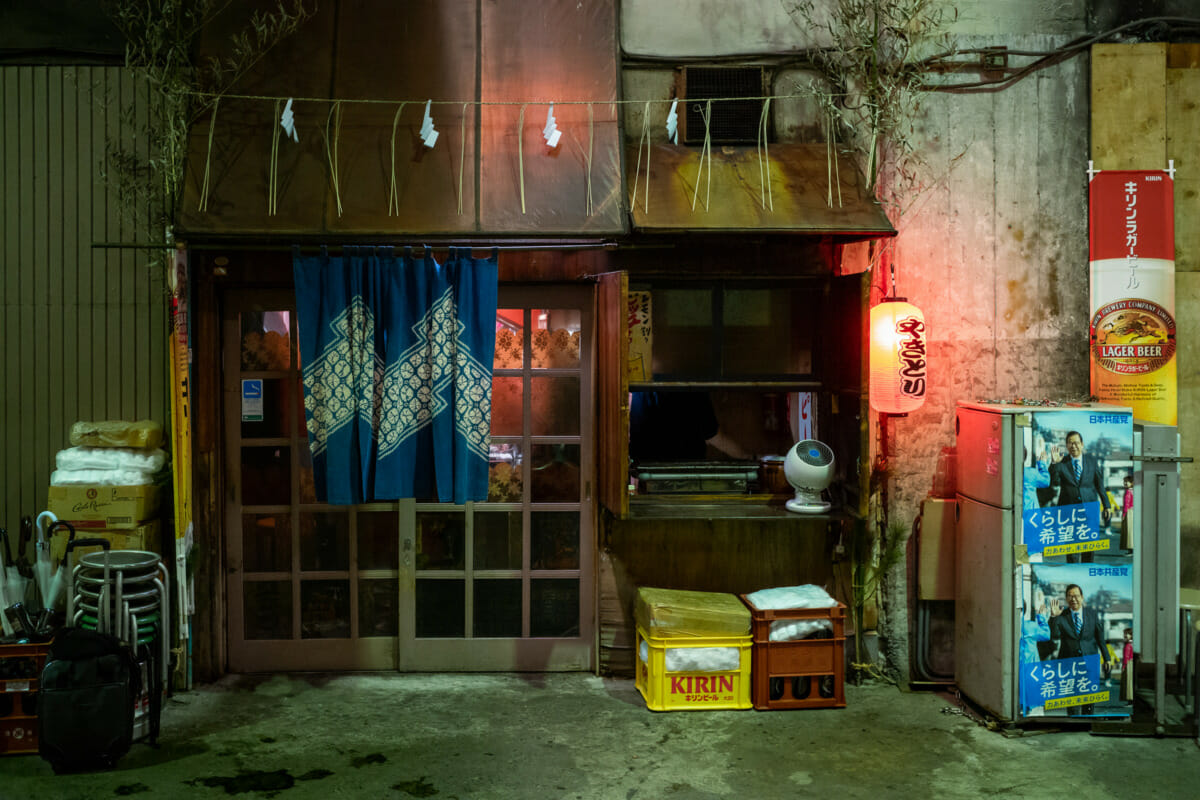 unique Japanese bar down a dingy tunnel