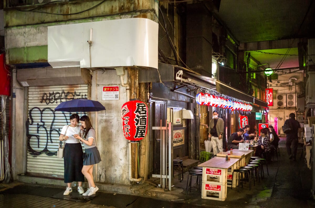 Colourful and quiet Tokyo night scenes