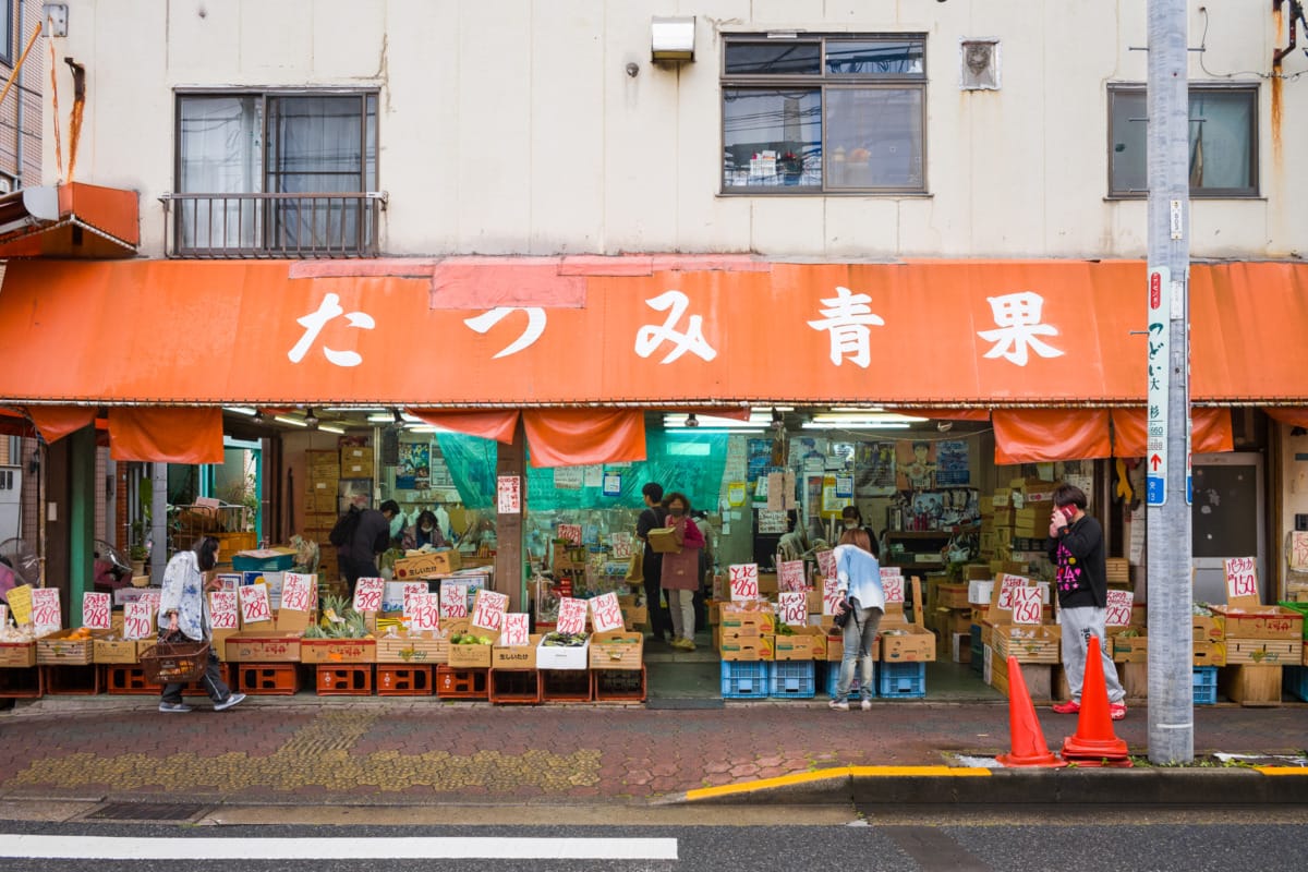 The colours of old Tokyo in the rain