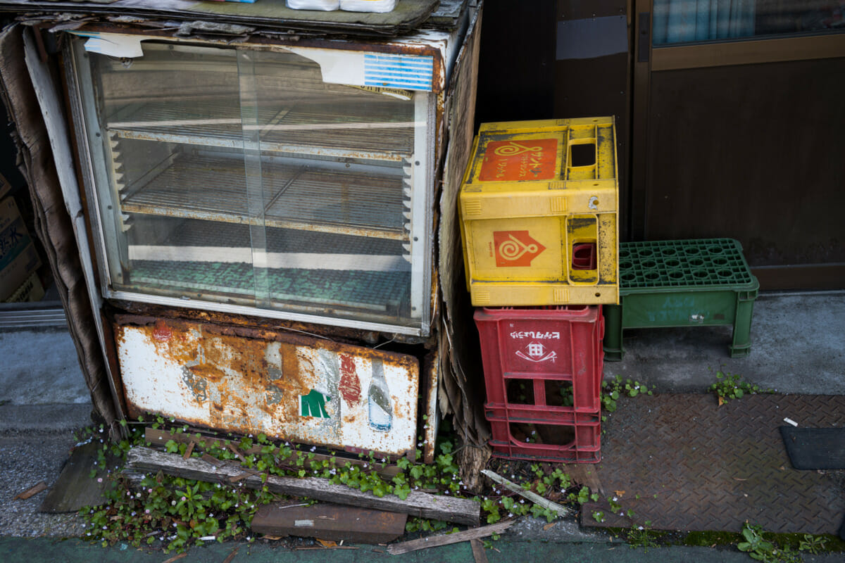 An old and incredibly ramshackle Tokyo shop