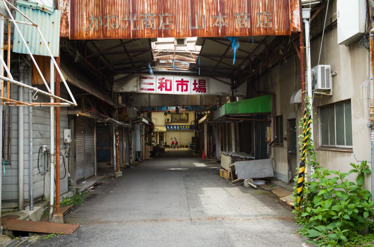 A striking and dilapidated old Japanese shopping street