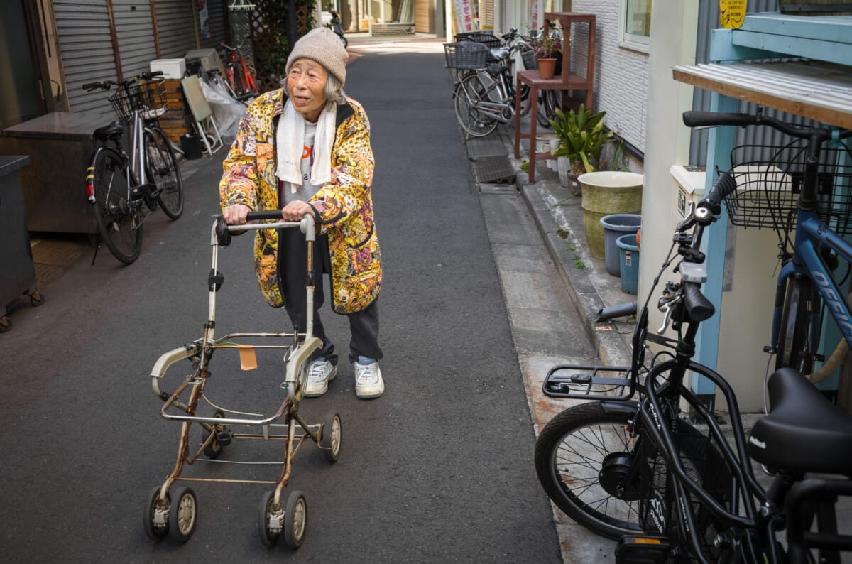 Everyday moments from an old Tokyo wander