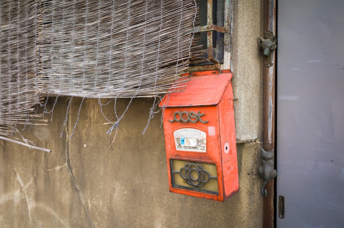 Everyday moments from an old Tokyo wander