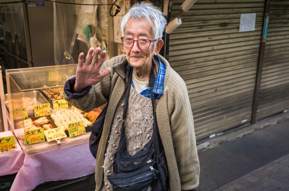 Everyday moments from an old Tokyo wander