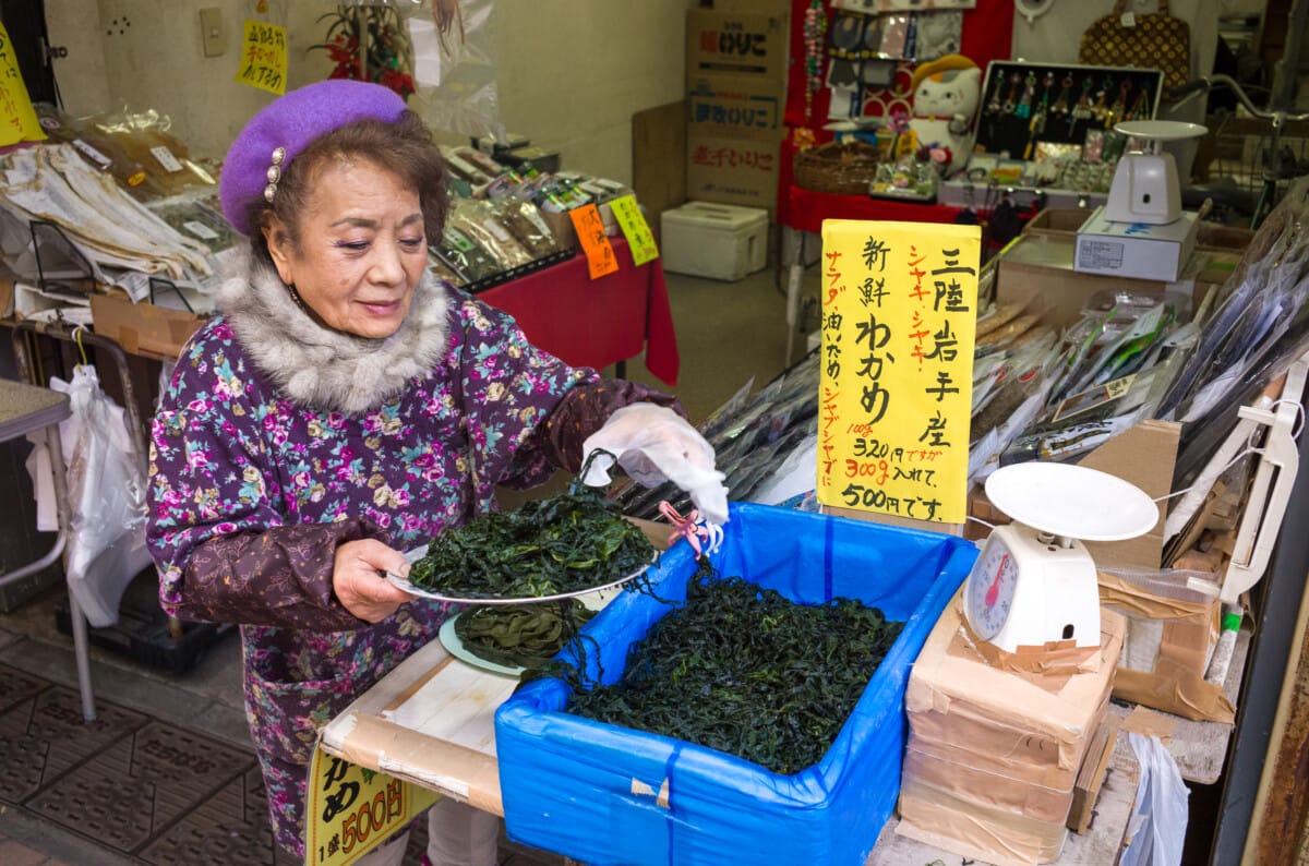 Everyday moments from an old Tokyo wander