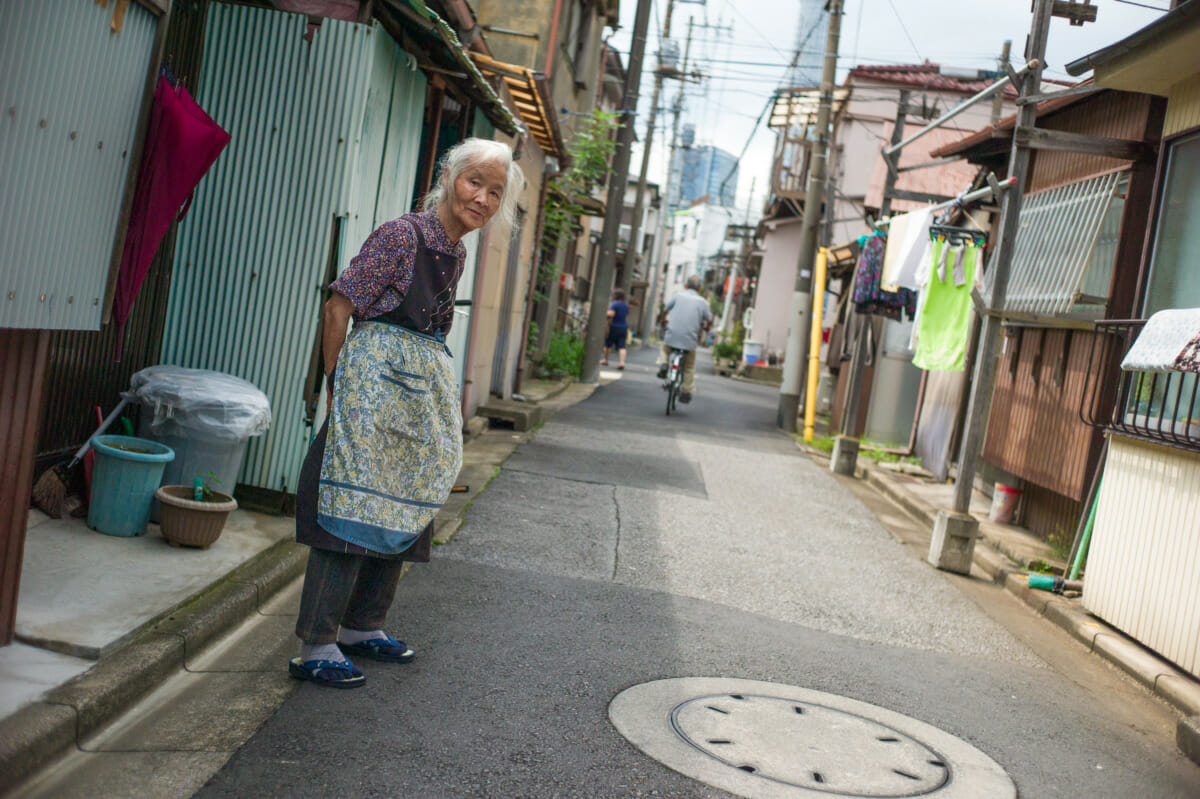 Tokyo photos from the fairly recent past that feel far older