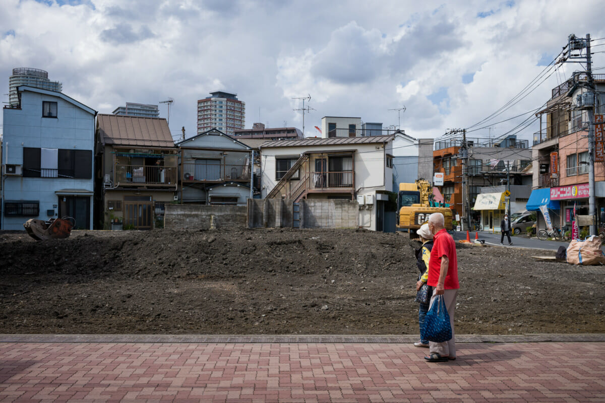 Tokyo empty plots and exposed buildings