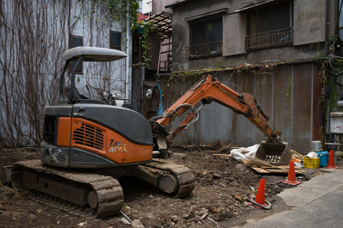 Tokyo empty plots and exposed buildings