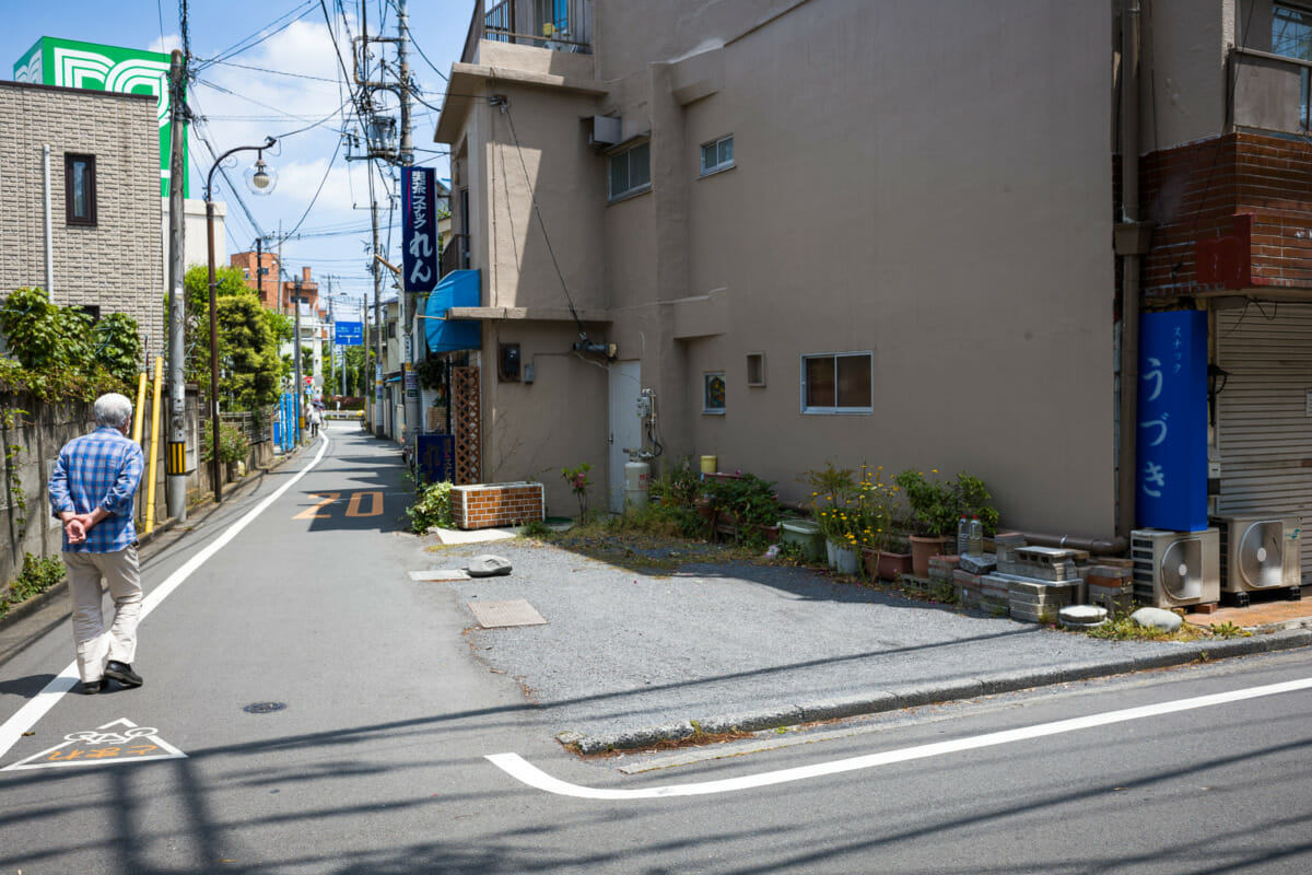 a now demolished Tokyo karaoke bar