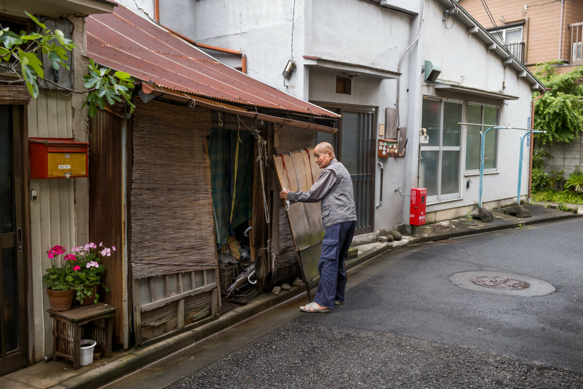 A tiny and dilapidated Tokyo house