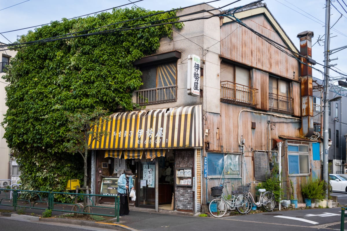 The end of a traditional old Tokyo sweet shop