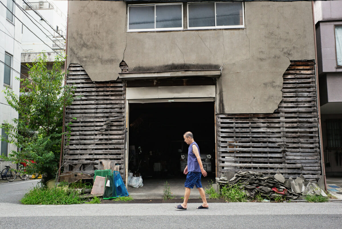 Old, crumbling and dilapidated Tokyo