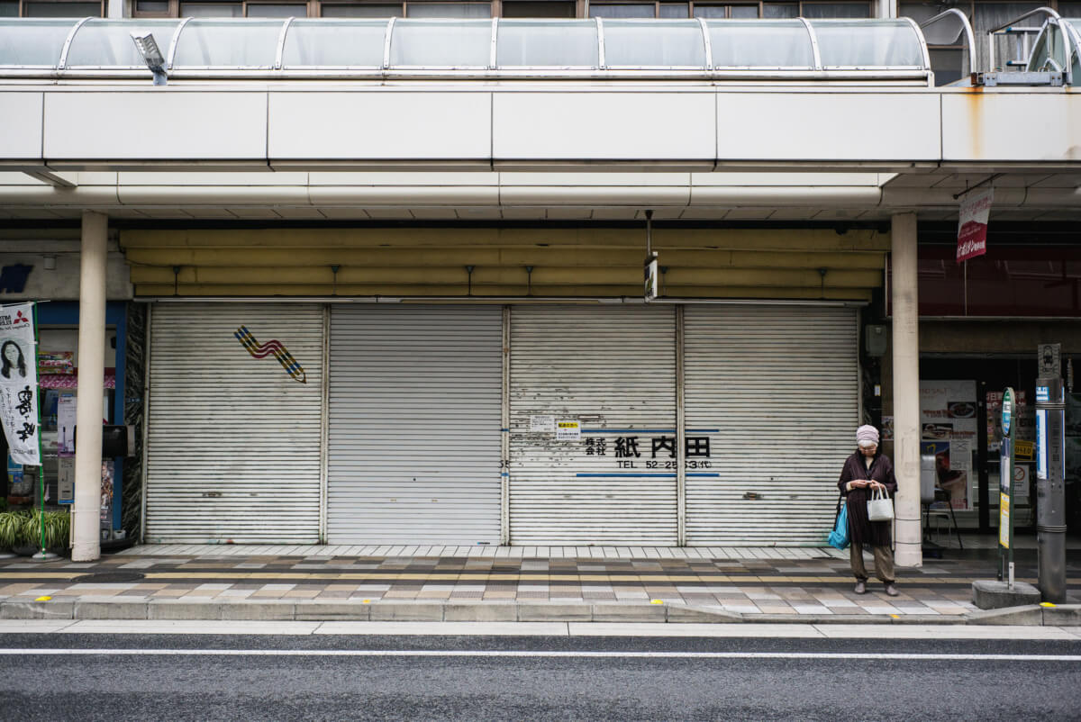 scenes from a faded Japanese city