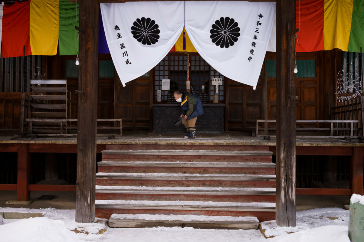 Japanese New Year tradition and toil