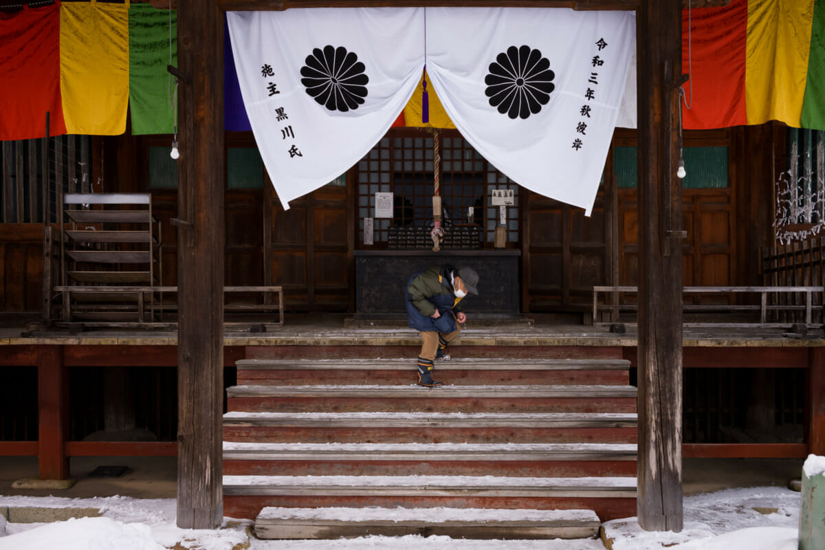 Japanese New Year tradition and toil