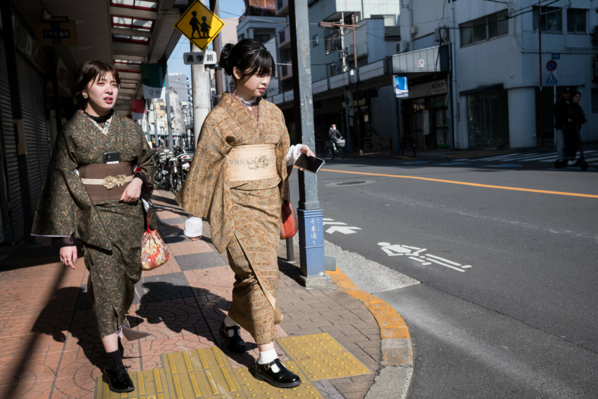 kimono east meets west meets smartphone