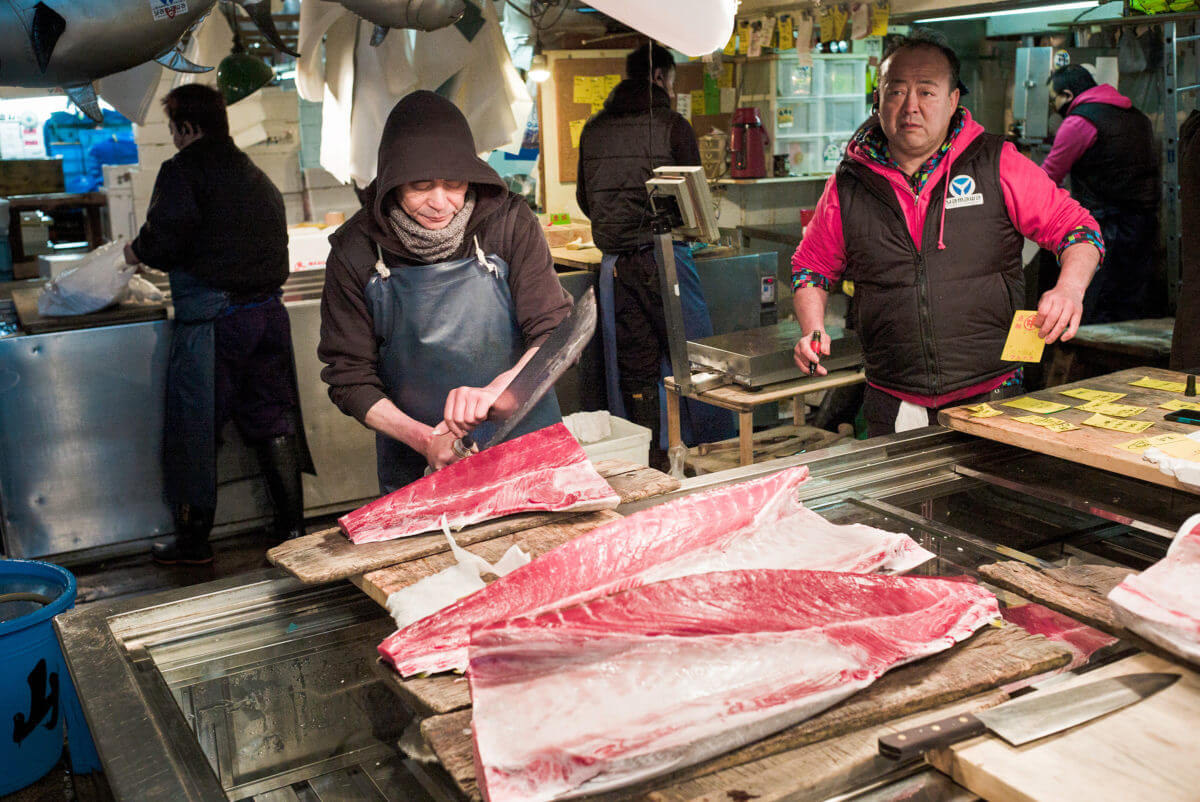 knife wielding tsukiji fish market worker