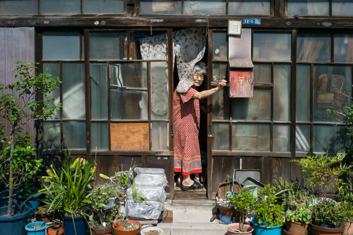 The life cycle of an old Tokyo house and its elderly owner