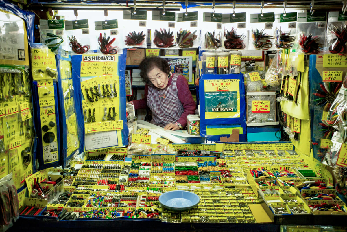 la ittle old japanese lady in amazingly small shop