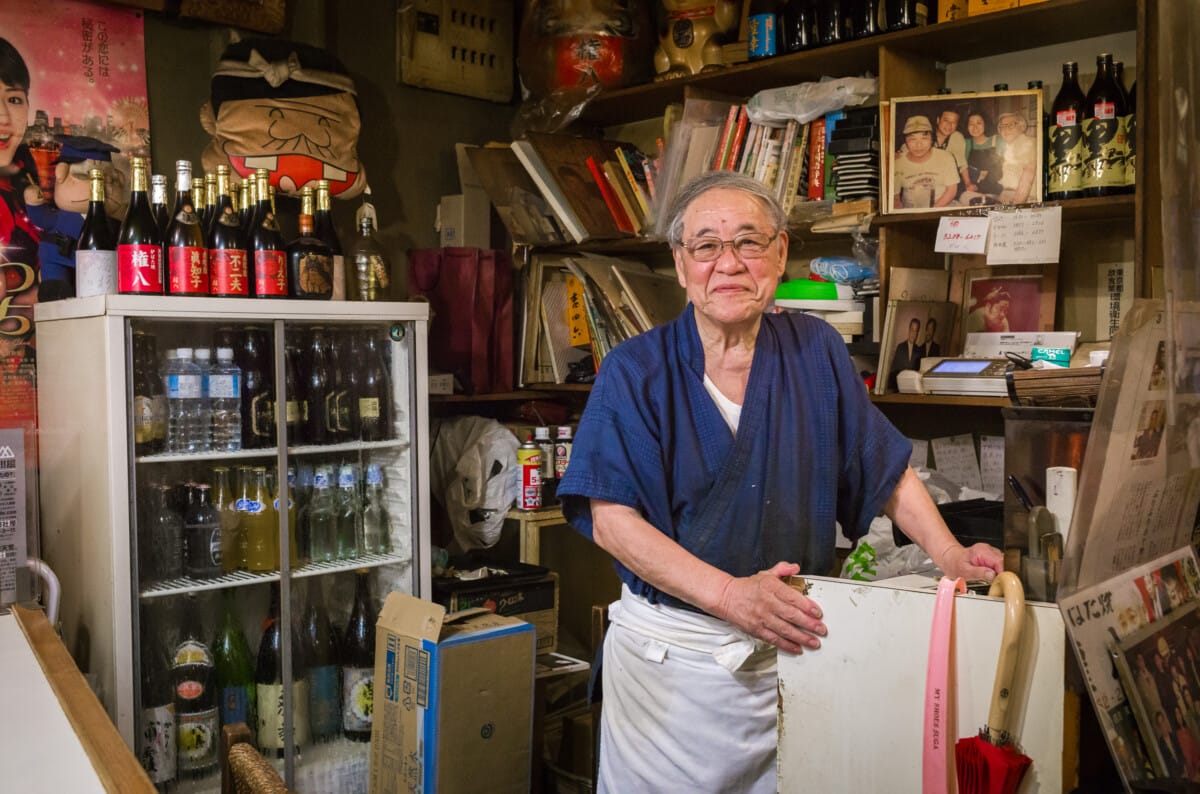 More Tokyo citizens and their everyday surroundings