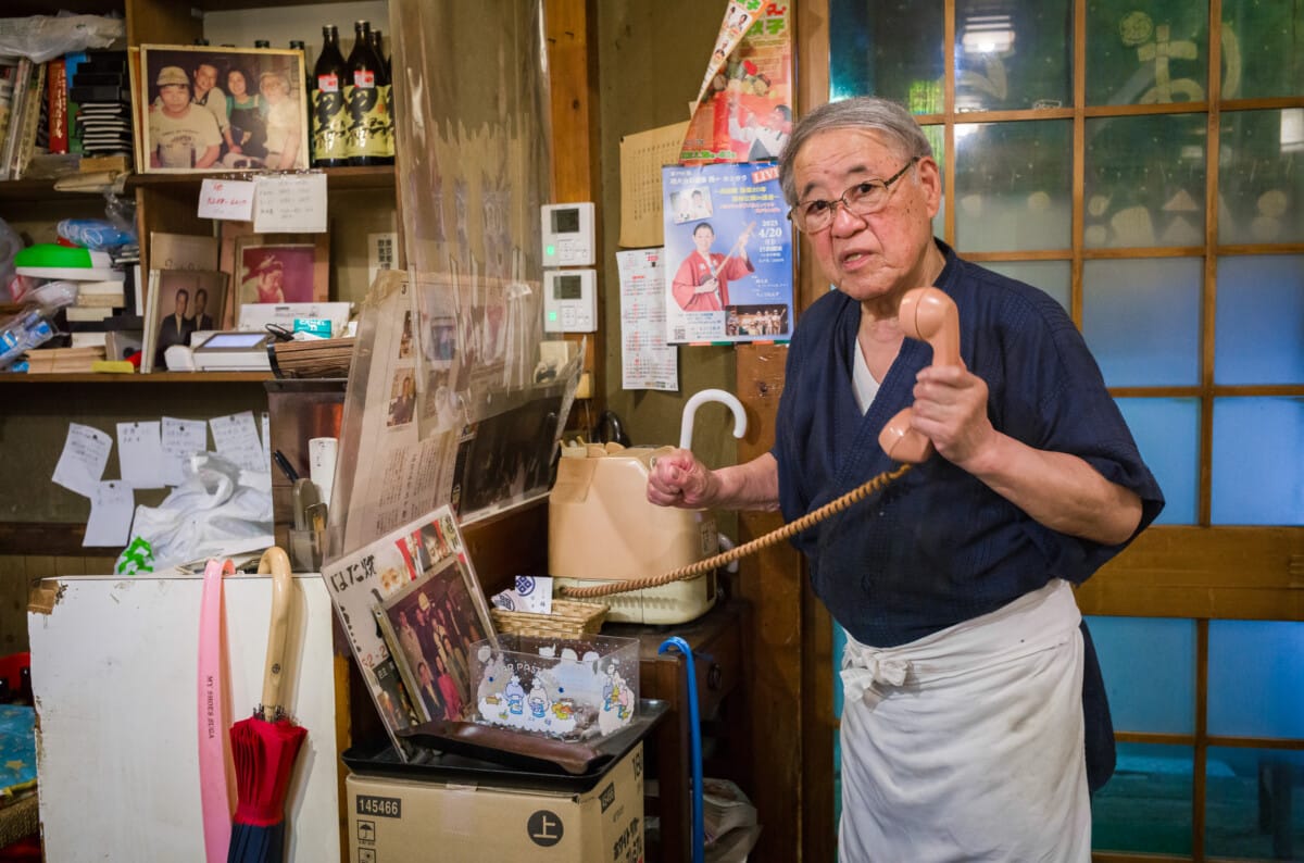 More Tokyo citizens and their everyday surroundings