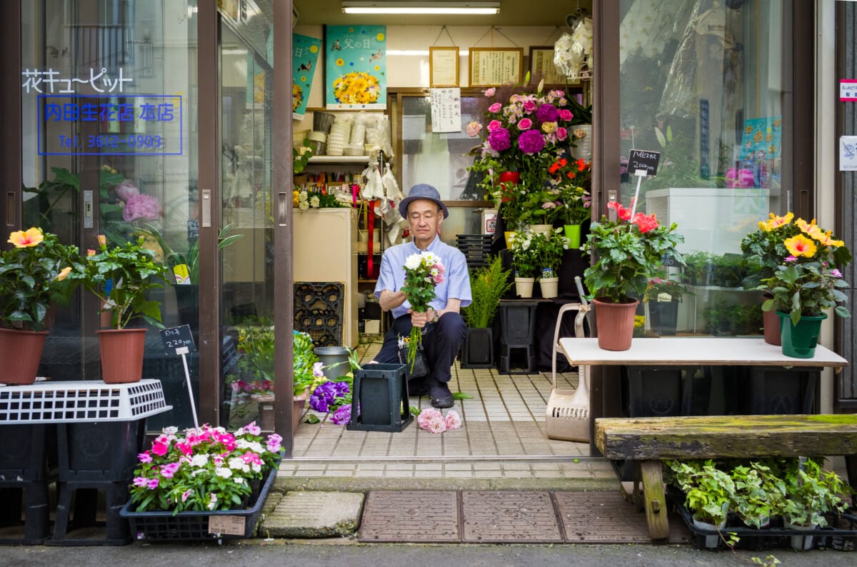 More Tokyo citizens and their everyday surroundings