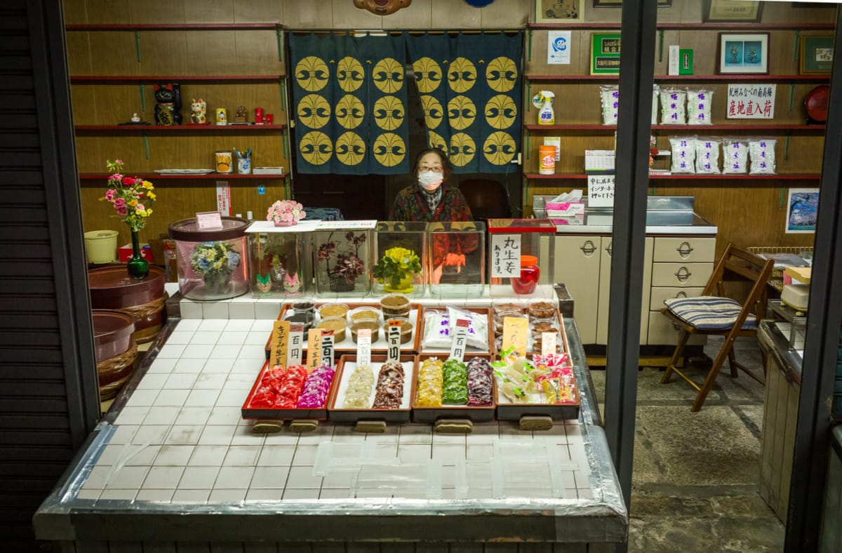 Japanese shops of the past still surviving in the present