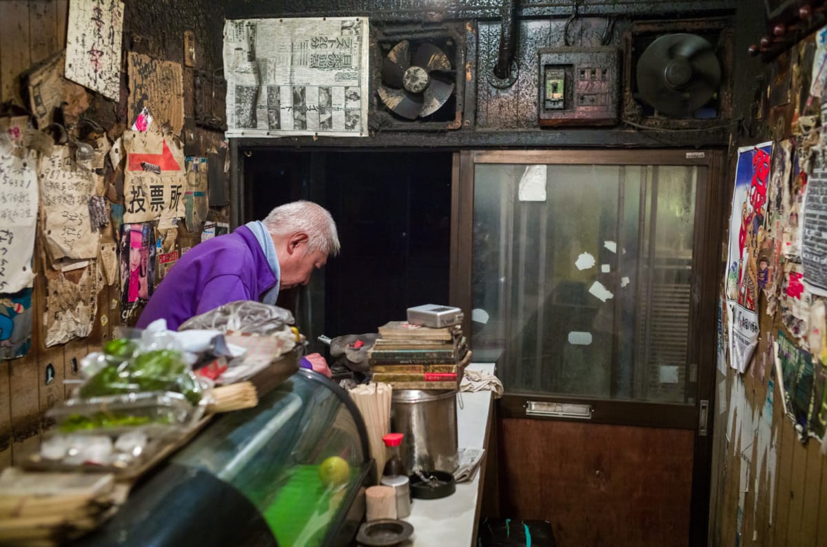 An old and grubby little Tokyo no bar like no other