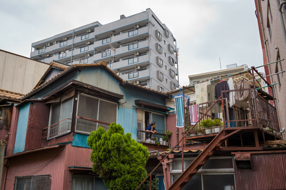 Old and modern Tokyo together