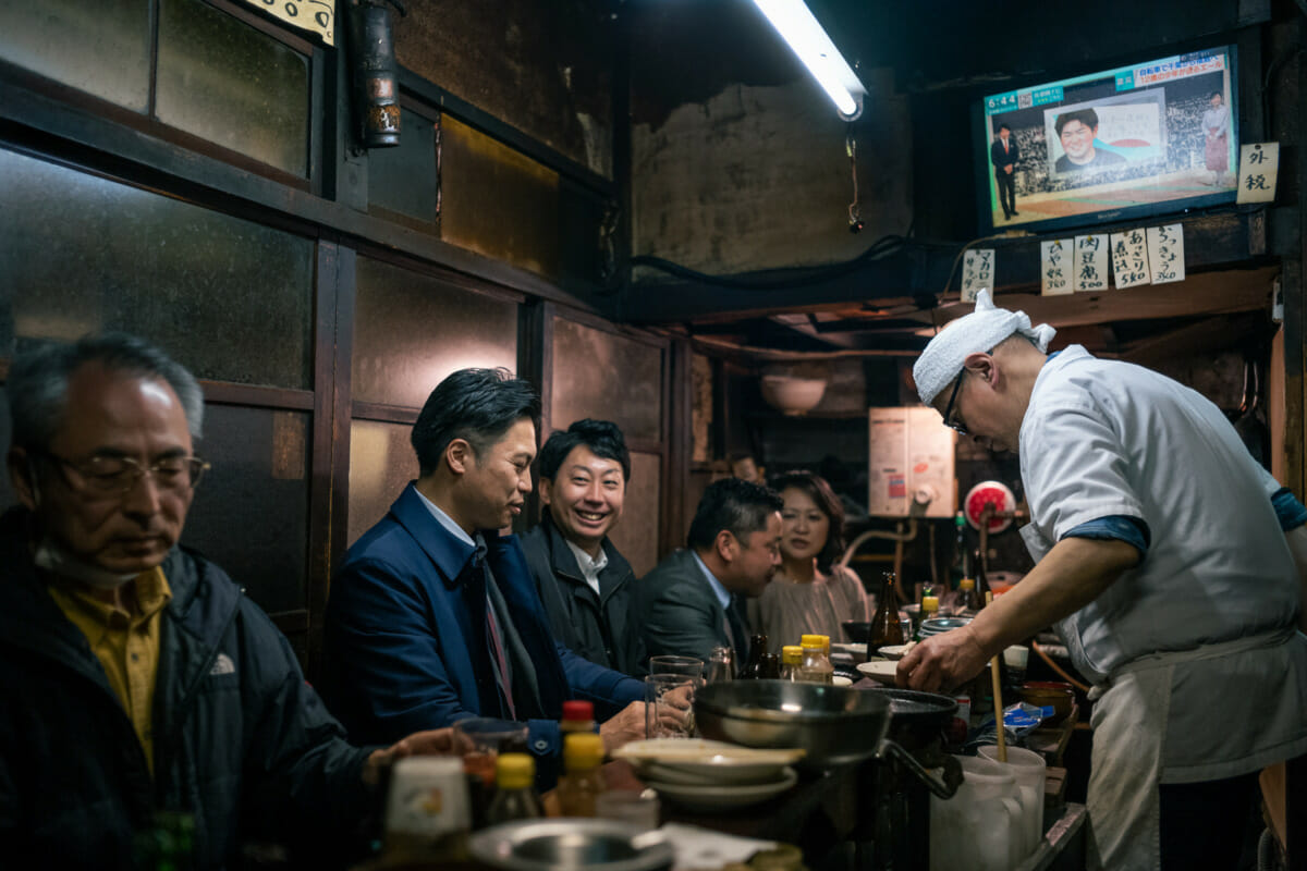 A terrifically old school little Tokyo bar