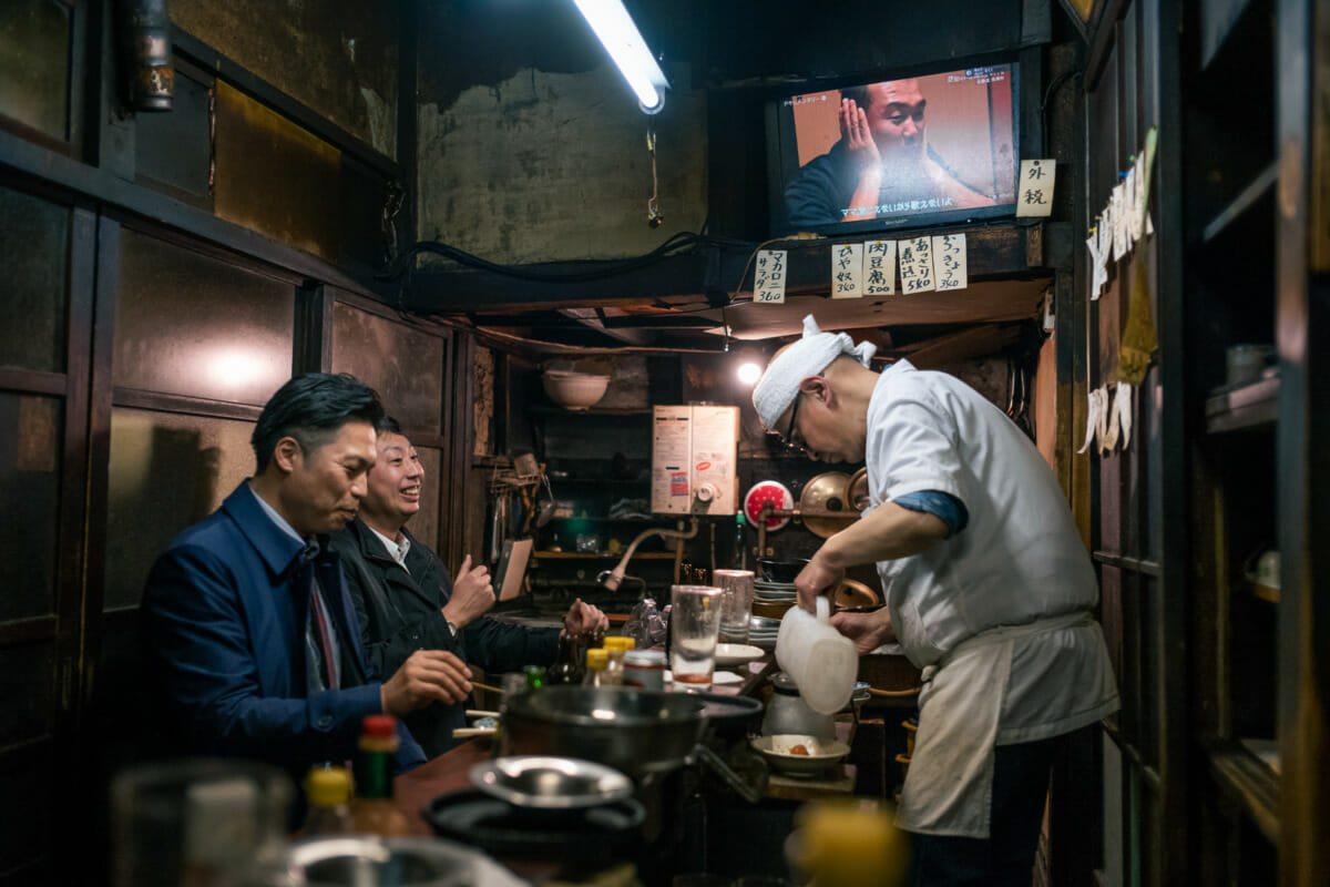 A terrifically old school little Tokyo bar