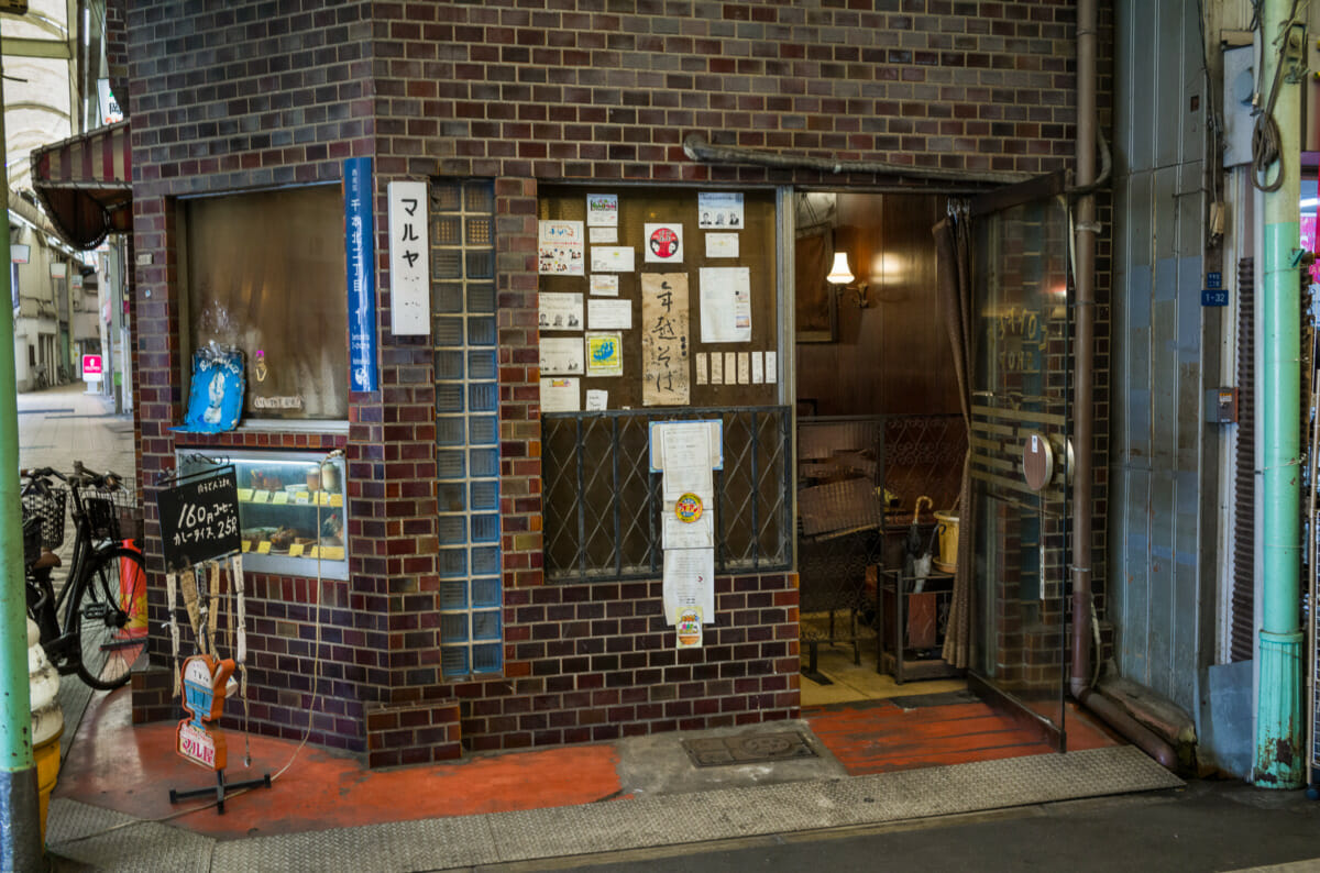 An old and incredibly dated Japanese coffee shop