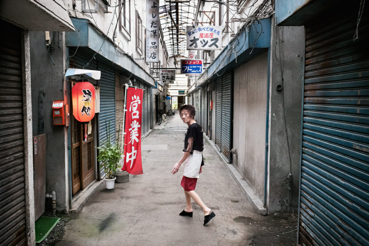 faded and half abandoned Japanese drinking alleyway