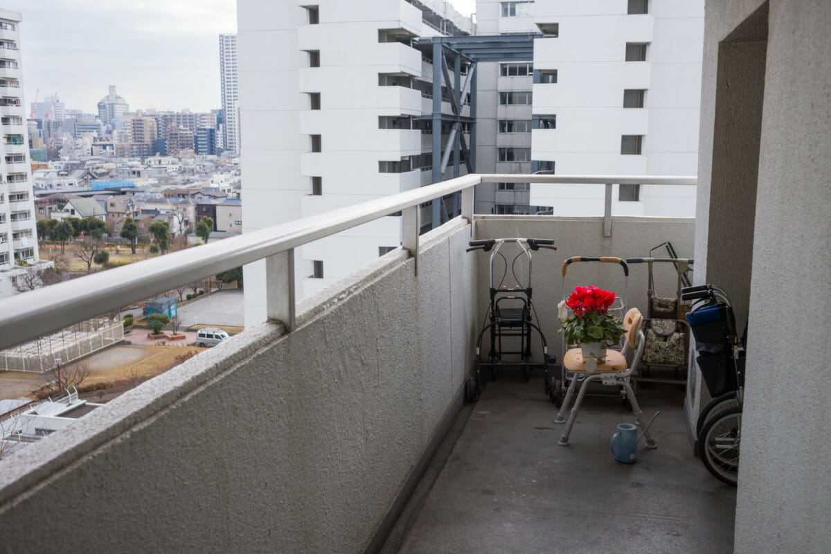 huge and dated Japanese tower blocks