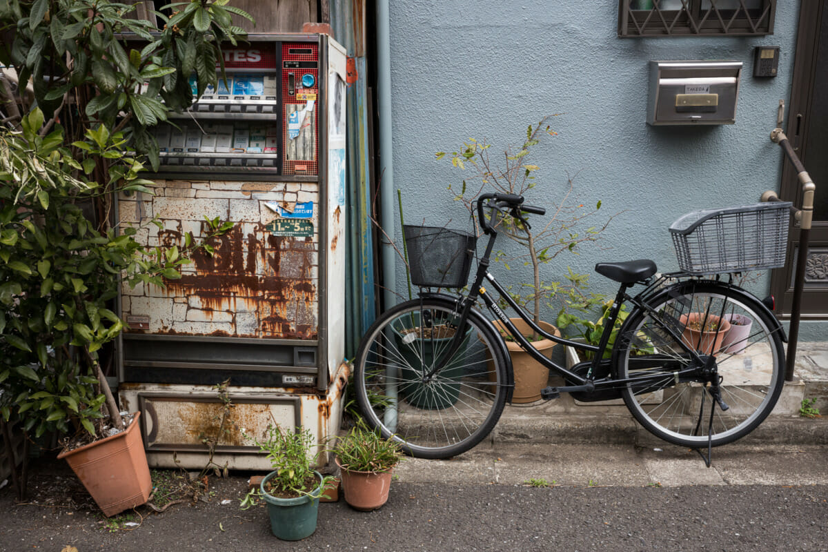 old and disused Japanese vending machines