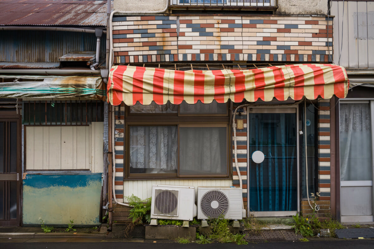 little row of old Tokyo shop fronts