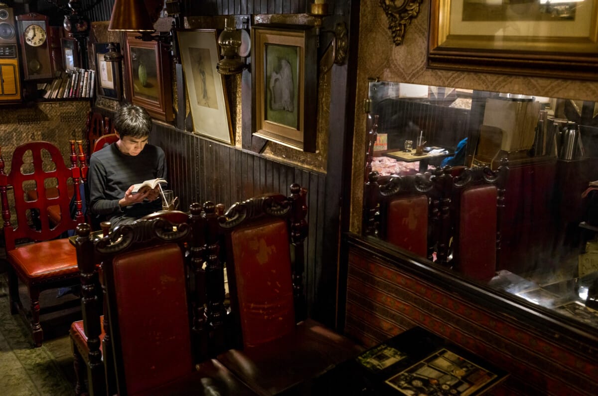 An old Tokyo coffee shop and its owner